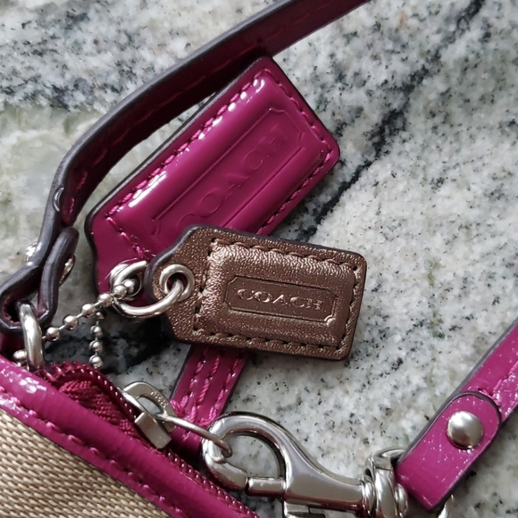 Coach Large Signature Wristlet - Picture 3 of 16